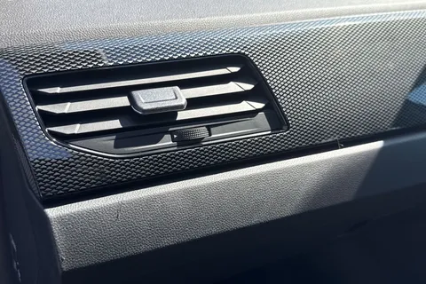 25 of 40 for Volkswagen Polo 1.0 EVO Life Euro 6 (s/s) 5dr