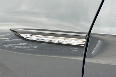 MD23XUH Volkswagen Golf 1.5 TSI Style Edition 5dr Thumbnail #27