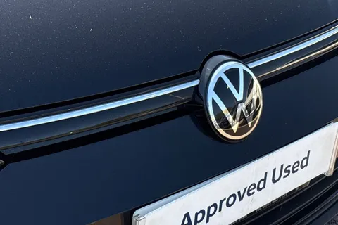 MJ71YPC Volkswagen Golf 2.0 TDI Life 5dr DSG Thumbnail #29