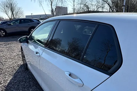  Volkswagen Golf 1.5 TSI Black Edition Euro 6 (s/s) 5dr Thumbnail #27