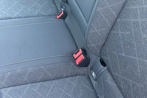 MJ71YPC Volkswagen Golf 2.0 TDI Life 5dr DSG Thumbnail #30