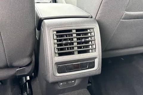 MD23XUH Volkswagen Golf 1.5 TSI Style Edition 5dr Thumbnail #29