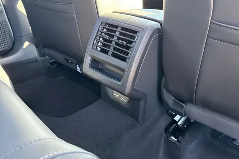  Volkswagen Golf 1.5 TSI Black Edition Euro 6 (s/s) 5dr Thumbnail #28