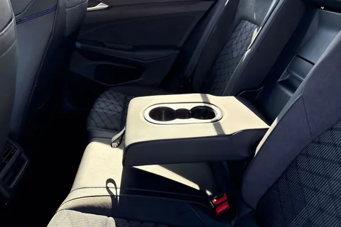 GM75AVB Volkswagen Golf 1.5 eTSI 150 Black Edition 5dr DSG **AREA VIEW - TECHNOLOGY PACKAGE** Thumbnail #30