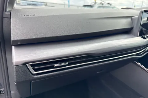 MD23XUH Volkswagen Golf 1.5 TSI Style Edition 5dr Thumbnail #30