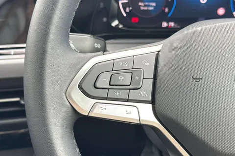 MD23XUH Volkswagen Golf 1.5 TSI Style Edition 5dr Thumbnail #31