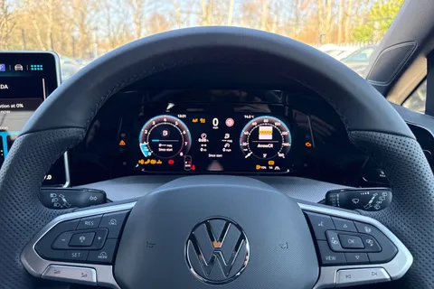  Volkswagen Golf 1.5 TSI Black Edition Euro 6 (s/s) 5dr Thumbnail #30