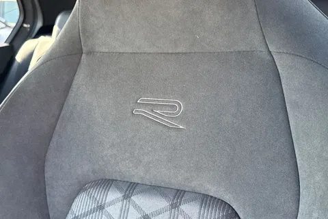 GM75AVB Volkswagen Golf 1.5 eTSI 150 Black Edition 5dr DSG **AREA VIEW - TECHNOLOGY PACKAGE** Thumbnail #33