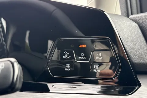 MD23XUH Volkswagen Golf 1.5 TSI Style Edition 5dr Thumbnail #33