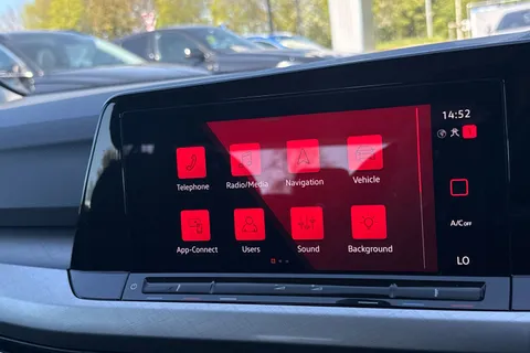 MJ71YPC Volkswagen Golf 2.0 TDI Life 5dr DSG Thumbnail #35