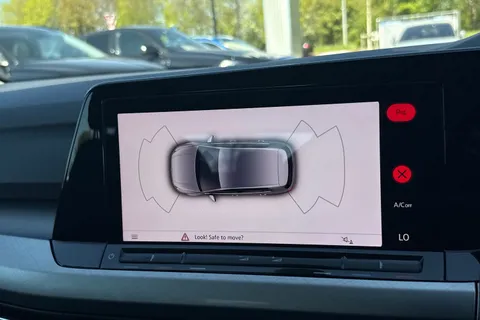 MJ71YPC Volkswagen Golf 2.0 TDI Life 5dr DSG Thumbnail #36