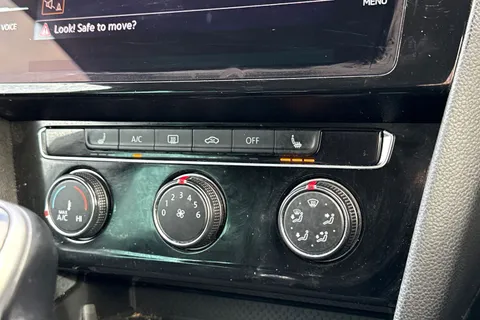 34 of 44 for VOLKSWAGEN PASSAT 2.0 TDI EVO SCR SEL 5dr