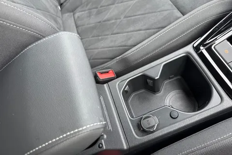 MD23XUH Volkswagen Golf 1.5 TSI Style Edition 5dr Thumbnail #36