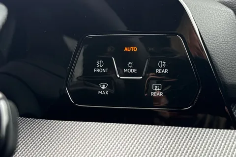 MD75DHX Volkswagen Golf 2.0 TSI 265 GTI 5dr DSG **PAN ROOF** Thumbnail #36