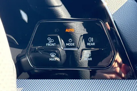 GM75AVB Volkswagen Golf 1.5 eTSI 150 Black Edition 5dr DSG **AREA VIEW - TECHNOLOGY PACKAGE** Thumbnail #37