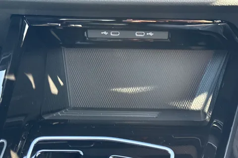 GM75AVB Volkswagen Golf 1.5 eTSI 150 Black Edition 5dr DSG **AREA VIEW - TECHNOLOGY PACKAGE** Thumbnail #38