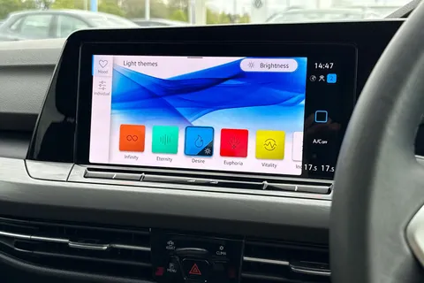 MD23XUH Volkswagen Golf 1.5 TSI Style Edition 5dr Thumbnail #38