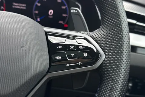 KP23ZYE Volkswagen Arteon 2.0 TSI R 5dr 4MOTION DSG **HEADS UP DISPLAY + ASSISTANCE PACK PLUS** Thumbnail #39