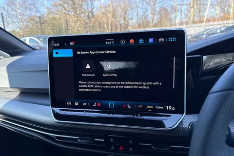  Volkswagen Golf 1.5 TSI Black Edition Euro 6 (s/s) 5dr Thumbnail #38