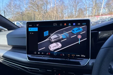  Volkswagen Golf 1.5 TSI Black Edition Euro 6 (s/s) 5dr Thumbnail #40