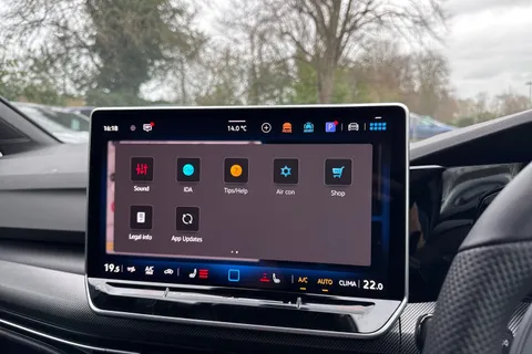  Volkswagen Golf 2.0 TSI R Black Edition DSG 4Motion Euro 6 (s/s) 5dr Thumbnail #39