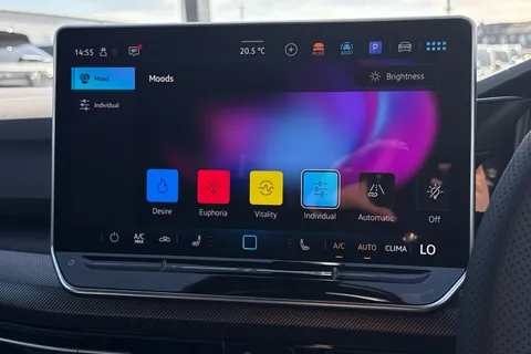 GM75AVB Volkswagen Golf 1.5 eTSI 150 Black Edition 5dr DSG **AREA VIEW - TECHNOLOGY PACKAGE** Thumbnail #43