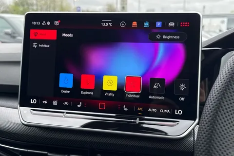 MD75DHX Volkswagen Golf 2.0 TSI 265 GTI 5dr DSG **PAN ROOF** Thumbnail #42