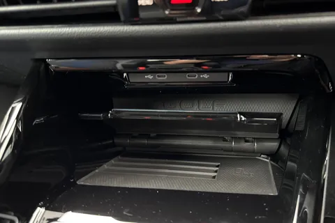  Volkswagen Golf 2.0 TSI R Black Edition DSG 4Motion Euro 6 (s/s) 5dr Thumbnail #44