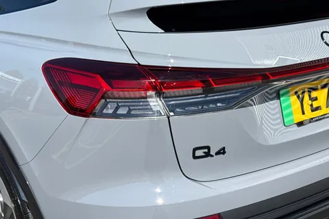 YE73GGZ Audi Q4 e-tron Q4 Sportback (S) Black Edition 40 e-tron  150,00 kW Thumbnail #9