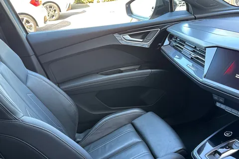 YE73GGZ Audi Q4 e-tron Q4 Sportback (S) Black Edition 40 e-tron  150,00 kW Thumbnail #21