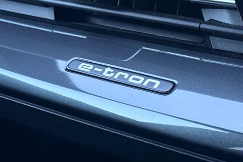 YE73GGZ Audi Q4 e-tron Q4 Sportback (S) Black Edition 40 e-tron  150,00 kW Thumbnail #48