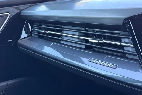 YE73GGZ Audi Q4 e-tron Q4 Sportback (S) Black Edition 40 e-tron  150,00 kW Thumbnail #49