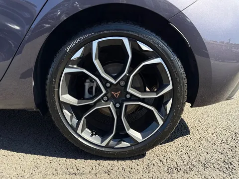  CUPRA Leon 1.5 eHybrid 25.8kWh V2 DSG Euro 6 (s/s) 5dr Thumbnail #7
