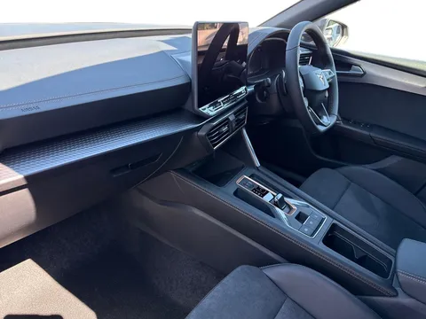  CUPRA Leon 1.5 eHybrid 25.8kWh V2 DSG Euro 6 (s/s) 5dr Thumbnail #9
