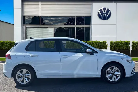 MM72FYJ Volkswagen Golf 1.5 TSI Life 5dr Thumbnail #3