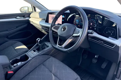 MM72FYJ Volkswagen Golf 1.5 TSI Life 5dr Thumbnail #14