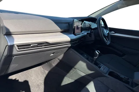 MM72FYJ Volkswagen Golf 1.5 TSI Life 5dr Thumbnail #15