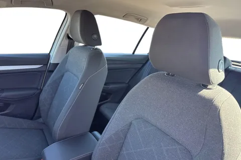 MM72FYJ Volkswagen Golf 1.5 TSI Life 5dr Thumbnail #16