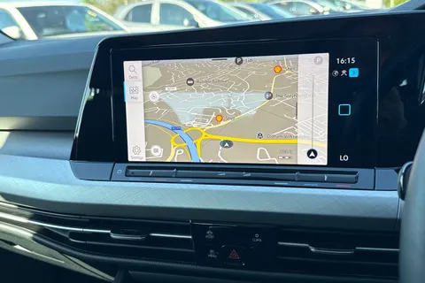 MM72FYJ Volkswagen Golf 1.5 TSI Life 5dr Thumbnail #17