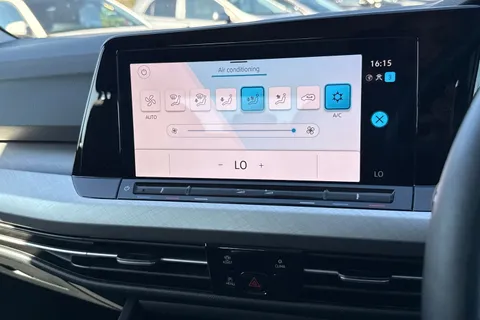 MM72FYJ Volkswagen Golf 1.5 TSI Life 5dr Thumbnail #22