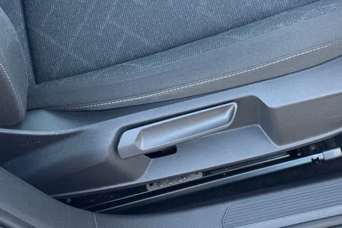 MM72FYJ Volkswagen Golf 1.5 TSI Life 5dr Thumbnail #33