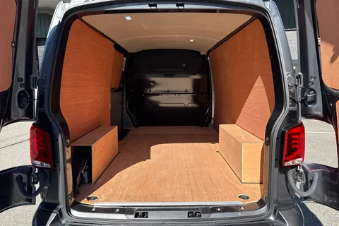 PN23VHE Volkswagen Transporter 2.0 TDI 150 Highline Van Thumbnail #8