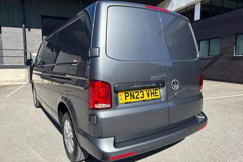 PN23VHE Volkswagen Transporter 2.0 TDI 150 Highline Van Thumbnail #9