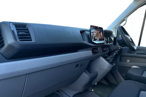 MJ74FHE Volkswagen Crafter 2.0 TDI 140PS Commerce Plus High Roof Van Thumbnail #9