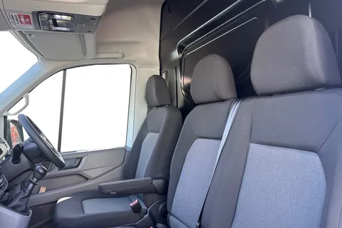 MJ74FHE Volkswagen Crafter 2.0 TDI 140PS Commerce Plus High Roof Van Thumbnail #11