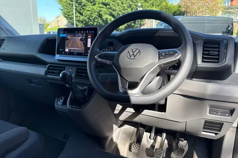MJ74FHE Volkswagen Crafter 2.0 TDI 140PS Commerce Plus High Roof Van Thumbnail #13