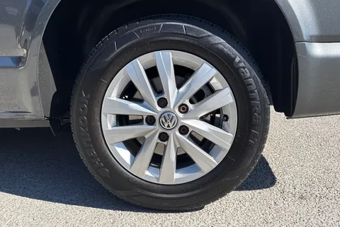 PN23VHE Volkswagen Transporter 2.0 TDI 150 Highline Van Thumbnail #13