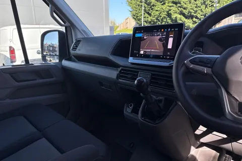 MJ74FHE Volkswagen Crafter 2.0 TDI 140PS Commerce Plus High Roof Van Thumbnail #15