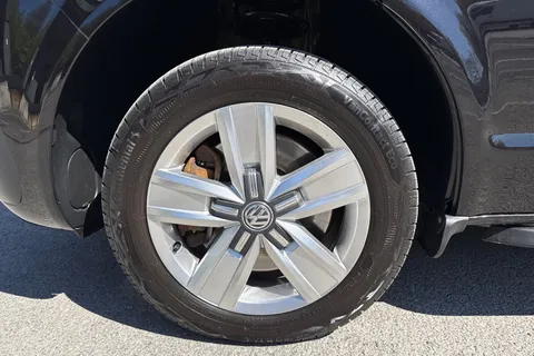 PF23NXC Volkswagen Transporter 2.0 TDI 150 Highline Kombi Van DSG Thumbnail #14