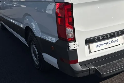 MJ74FHE Volkswagen Crafter 2.0 TDI 140PS Commerce Plus High Roof Van Thumbnail #16